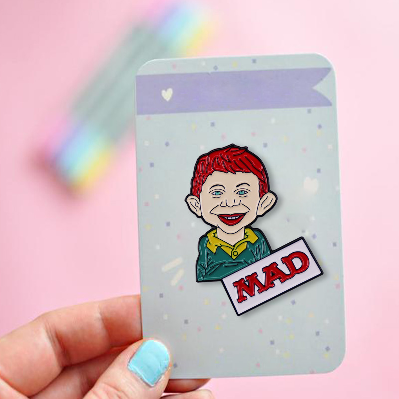Deli dergisi Alfred E. Neuman  - Vintage Collectible Pins incelemesi ve fiyatı